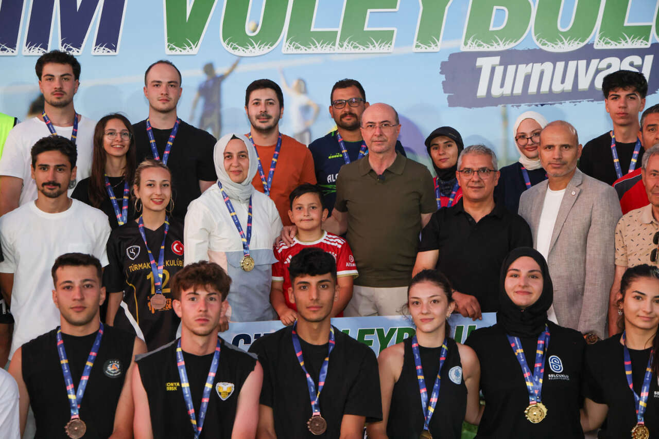 Selçuklu Seyir Tepesi’nde çimlerin şampiyonları belli oldu 11
